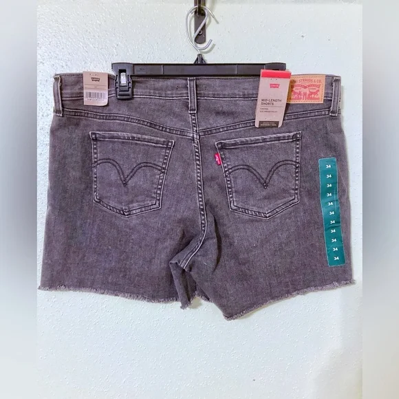 Levi’s Gray Denim Women's Shorts NWT - Picture 3 of 4